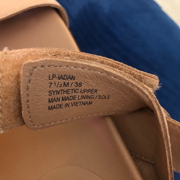 Lucky Brand tan velcro closure ankle strap single brand sandal with sport bottom - Picture 3 of 5